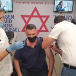 שר המשפטים גדעון סער מתחסן אמש
