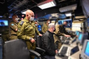 שר הביטחון גנץ בבסיס חיל הים בחיפה