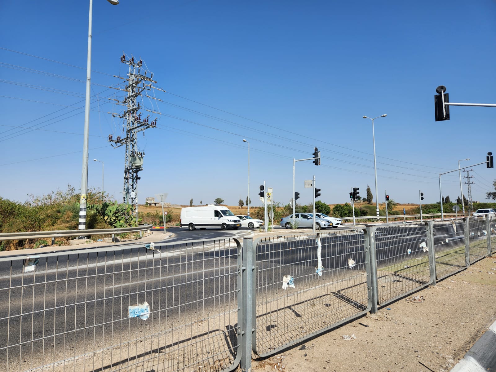 הכניסה לכפר חב"ד, צילום ארכיון: אודי דוד בן דוד