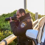 שוטר תנועה בזמן אכיפה, צילום: דוברות משטרת ישראל