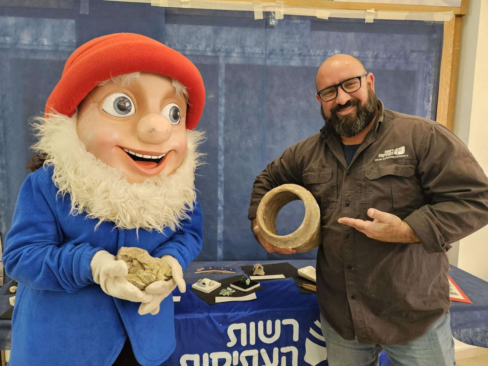 דן חסכן בבית יגאל אלון. צילום: בית יגאל אלון
