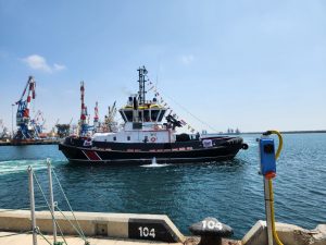 הגוררת 'אלמוג' נכנסת היום לנמל אשדוד, צילום: אודי דוד בן דוד