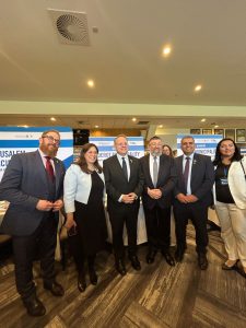 בתמונה: שר העלייה והקליטה אופיר סופר, ציפי חוטובלי שגרירת ישראל בלונדון, יואב בן צור שר העבודה ויעקב חגואל יו"ר ההסתדרות הציוניתצילום: יחצ