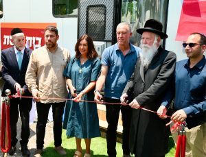 בית כנסת חדש בכביש 6, צילום: רזיאל רובין