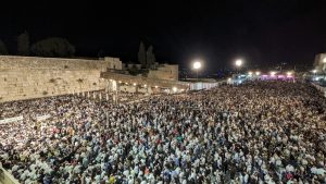 תמונות ממעמדי הסליחות בשנים קודמות.צילום: הקרן למורשת הכותל המערב