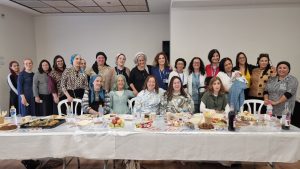 צוות המרכז הרפואי זיו יחד עם הרבניות ונציגות הקהילה. צילום: